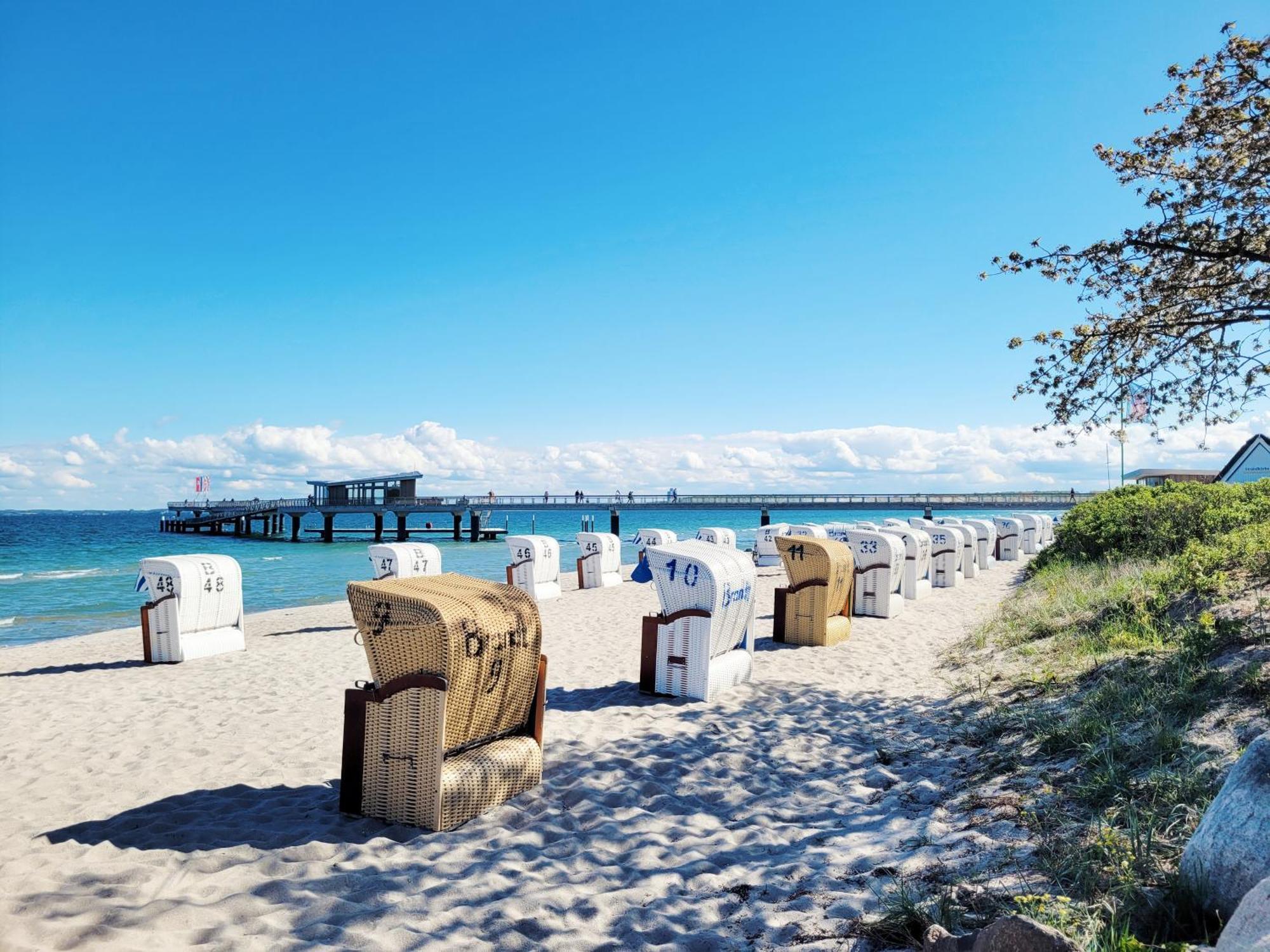 Strandnahe Ferienwohnung - Sehr Modern Und Hochwertig Eingerichtet, Inklusive Parkplatz, Gartenzugang Und Fahrradunterstellmoeglichkeit Scharbeutz Eksteriør bilde